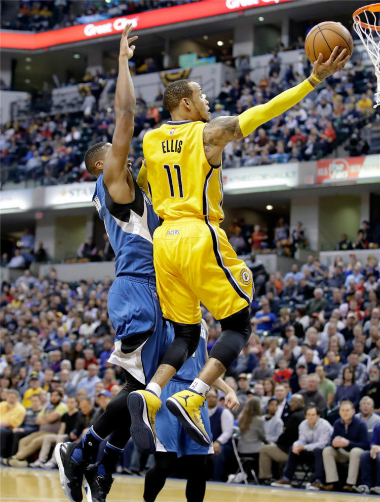 郑钦文回应“撞脸”科比：他的精神激励每一位运动员央视体育.